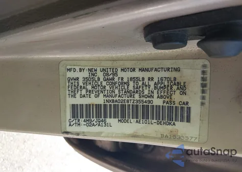 1996 Toyota Corolla z USA, uszkodzony, nr VIN 1NXBA02E8TZ355490